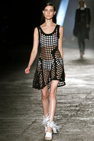 Look 4
